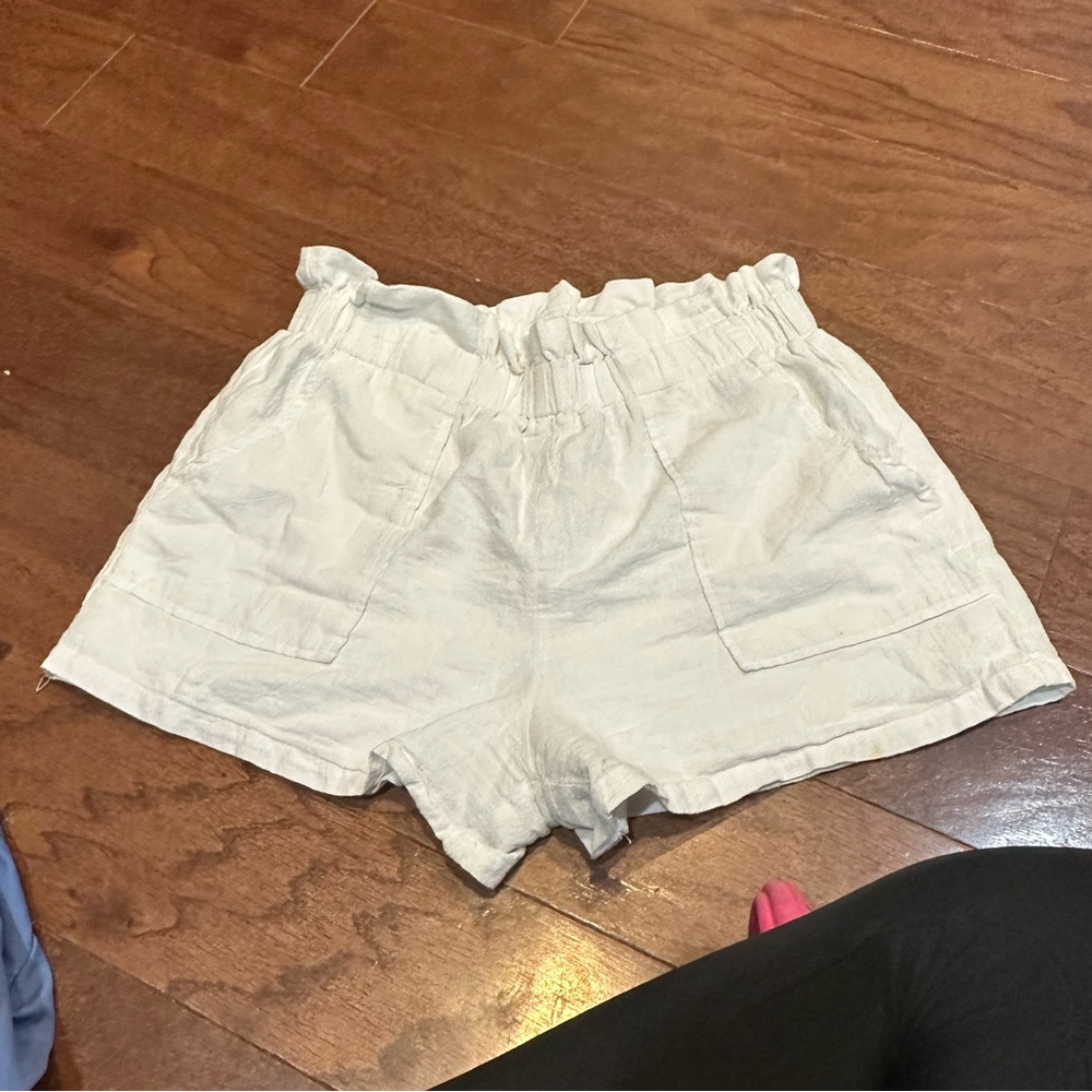 SHEIN White High Waisted Elastic Waist Shorts Size Large